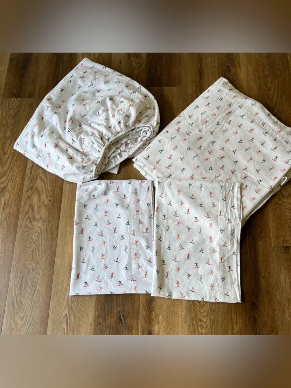 Great Bay Home Skiing Flannel Bed Sheets Set - Queen 100% Cotton